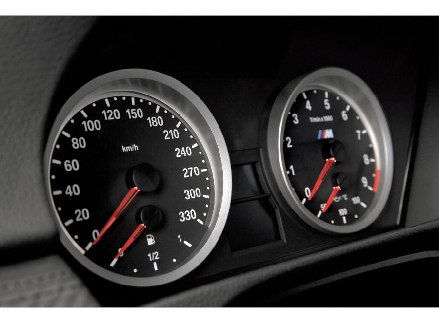  BMW M3 2008 года  (фото 132 из 219)